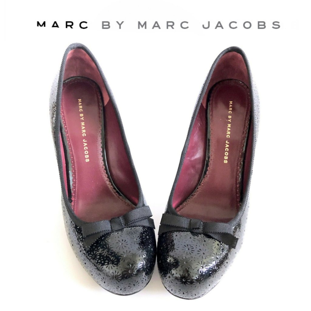 Marc By Marc Jacobs Black Patent Daisy Pumps Sz 39